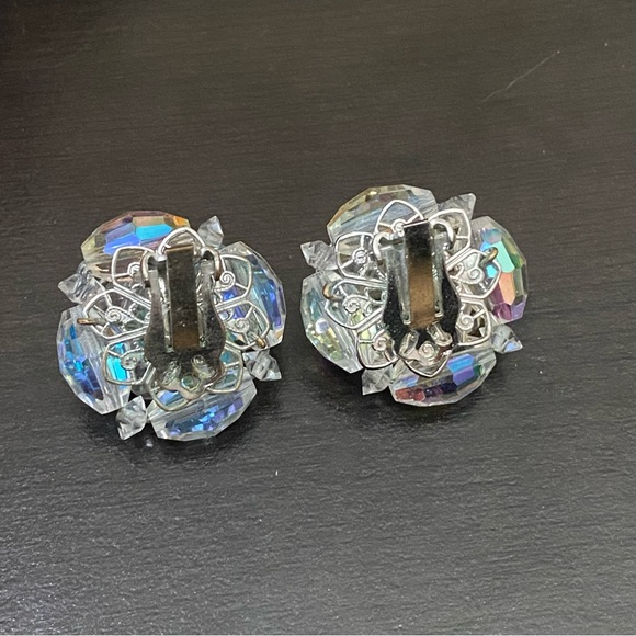 Vintage Laguna Aurora Borealis Cluster Clip Earrings - Picture 8 of 13